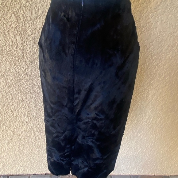 She Pencil Back Split Rich Black Velvet Skirt Size 6 - Picture 3 of 9